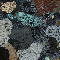 Small snapshot of Kentallanite under crossed polars from the virtual microscope