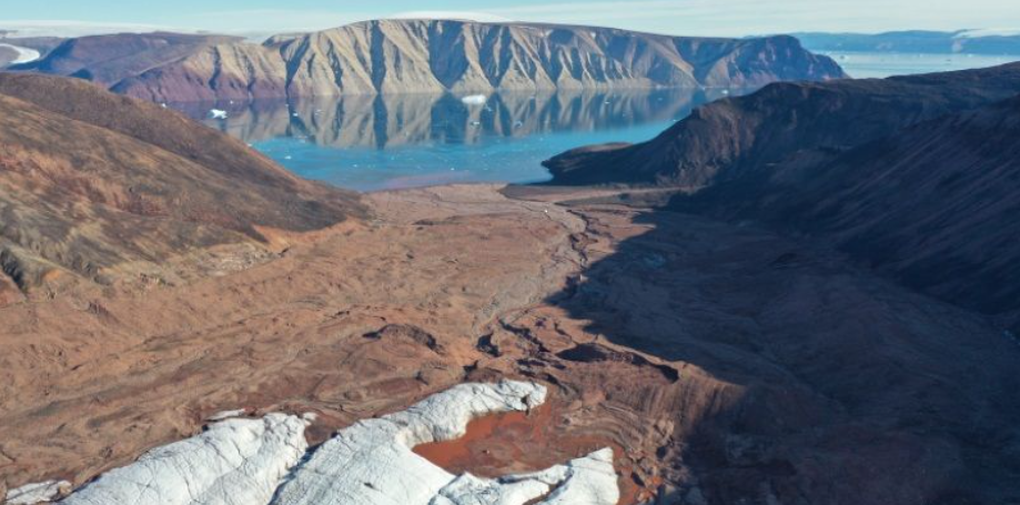 Greenland’s ice sheet is melting and being replaced by vegetation ...