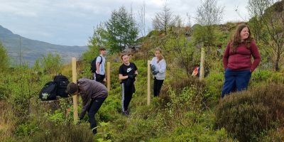 Engaging school pupils in practical conservation