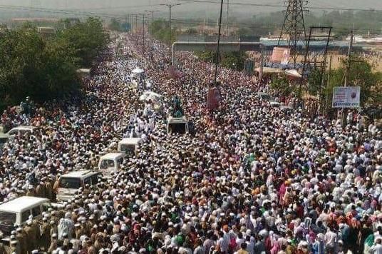 Image of crowds at the Kumbh Mela Festival