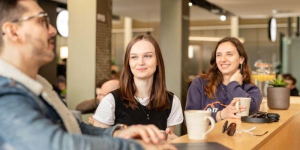 students in bragg cafe