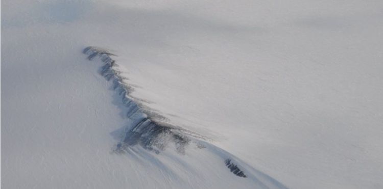 85 new subglacial lakes detected below Antarctica