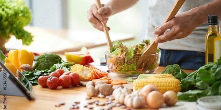 Female vegetarians at greater risk of hip fracture