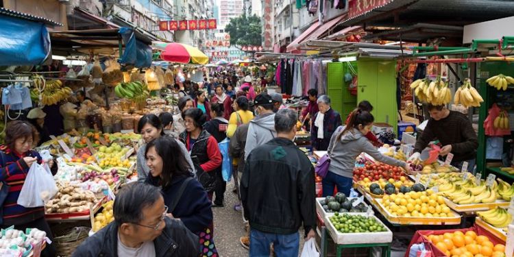 Outdoor food market in Hong Kong