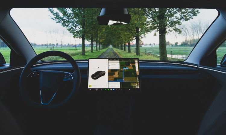 van oost khqj odiydg unsplash