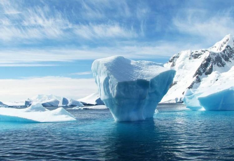 Antarctica retreating across the sea floor